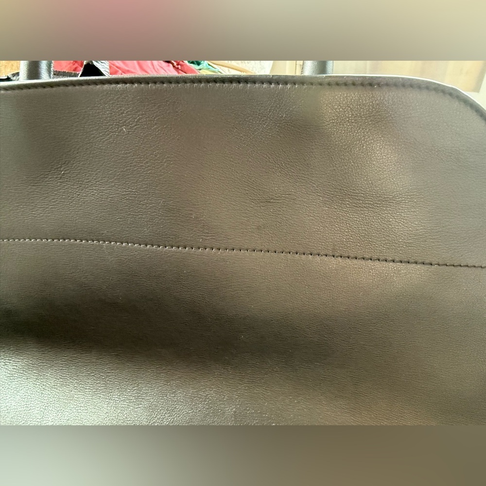 Large Handbag - Picture 8 of 11